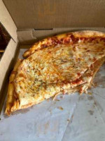 Pellerito's Pizza food