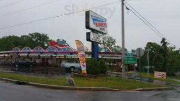 Bumpers Drive-in Of America outside