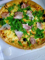 Pizza Delpierro food