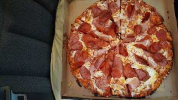 Round Table Pizza food