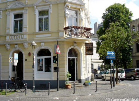 Döner House outside