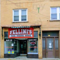 Fellinis Pizzeria food