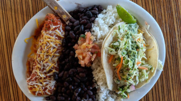 Wahoo's Fish Taco food