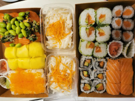 Ta Sushi food