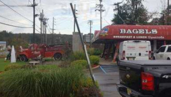 The Firehouse Bagel Company outside