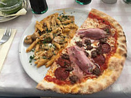 Mammas Pizzeria food