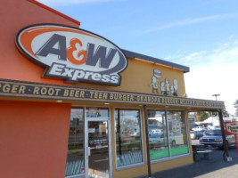 A&W Restaurant outside