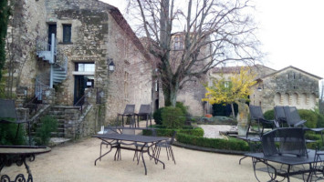 Château De Cadarache inside