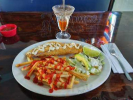 Mariscos El Puerto De Acapulco food