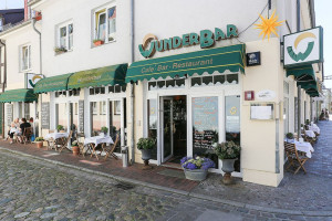 Wunderbar Restaurant Catering inside