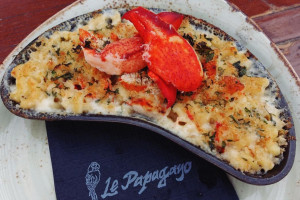 Le Papagayo food