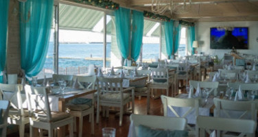 Grand Fish Veranda food