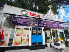 Bb.q Chicken Premium outside