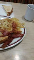 Huddle House food