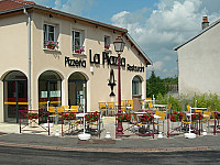 La Piazza inside