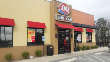 Dairy Queen Grill Chill outside