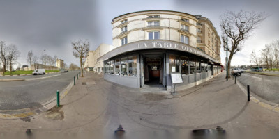 La Table Des Troys food