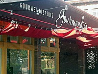 Gourmandise outside