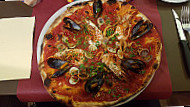 Luna Rossa Pizzeria food