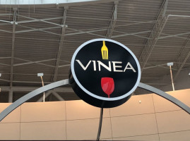 Vinea outside