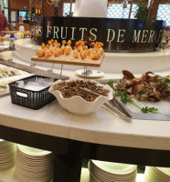 Au Grand Buffet inside