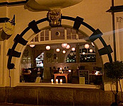 Bushell's Riverside inside