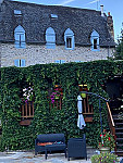 Auberge Saint Fleuret outside