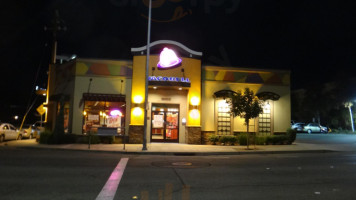 Taco Bell outside