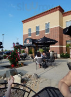 Buck Honey's Sun Prairie outside