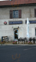 La Cantine outside