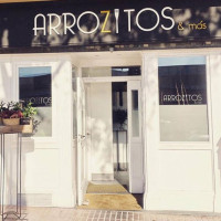 Arrozitos Mas outside