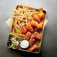 Buffalo Wild Wings Riverdale food