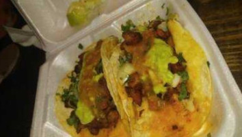 Victor's Taco Shop food