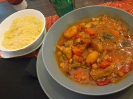 La Cascade Sous Les Platanes food