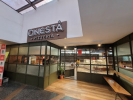 Onesta outside