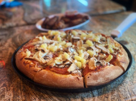 Premier Pizza food