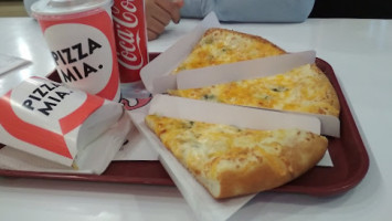 Pizza Mia food