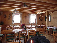 Rifugio Gortani inside