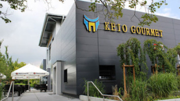 Keio Gourmet outside