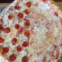 Rocco's Pizza On Main food