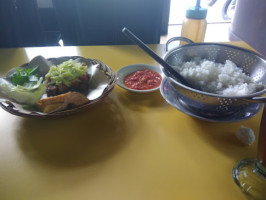 Rm. Dapur Kampis food