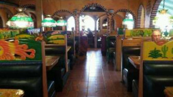 El Rodeo Lemoyne inside