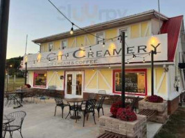 Cave City Creamery inside