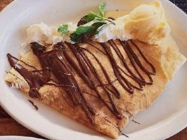 Creme De La Crepe food