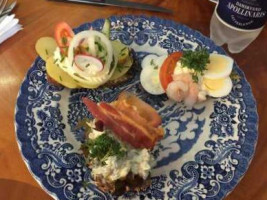 Lillians Smørrebrød food