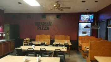 Breadeaux Pizza food