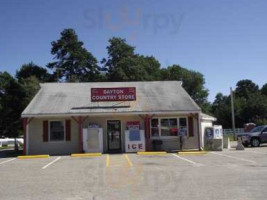 Dayton Country Store outside