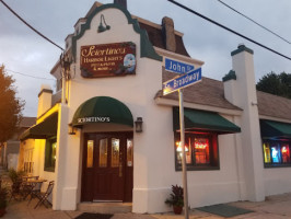 Sciortino's Harbor Lights outside