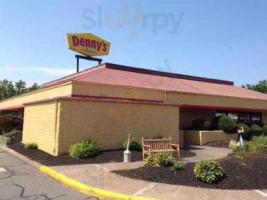 Denny's outside