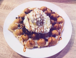 Amore’s Cafe Waffles food